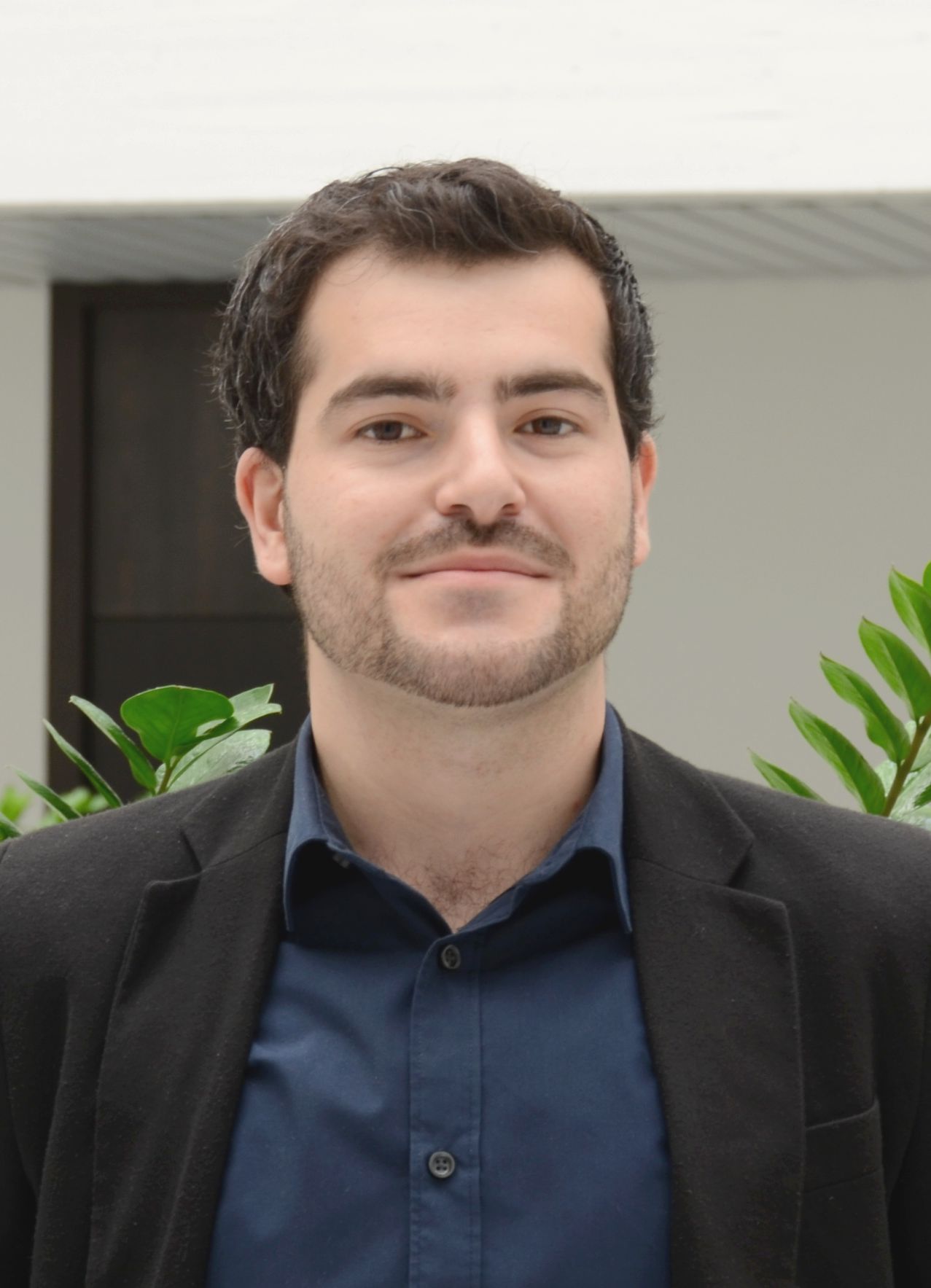 Volkswirt <b>Mustafa Coban</b> ist wissenschaftlicher Mitarbeiter und Doktorand am ... - CobanM
