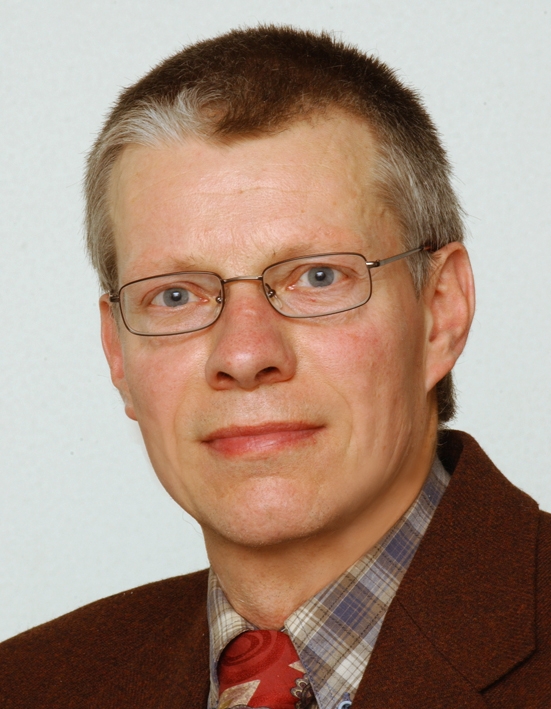 Dirk Meyer ist Inhaber des Lehrstuhls für Volkswirtschaftslehre, ...